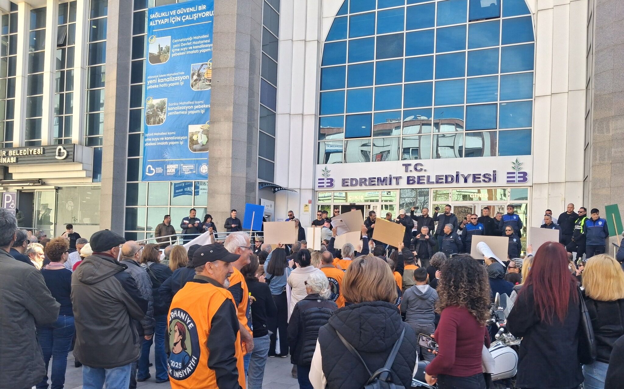 657732100 26777926945146559 6388297950073846661 N