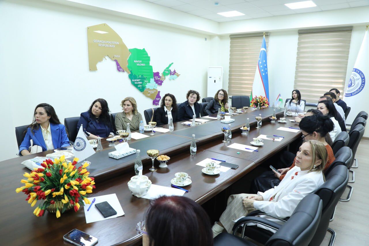 658396864 1384612833695904 3153384301816237994 N