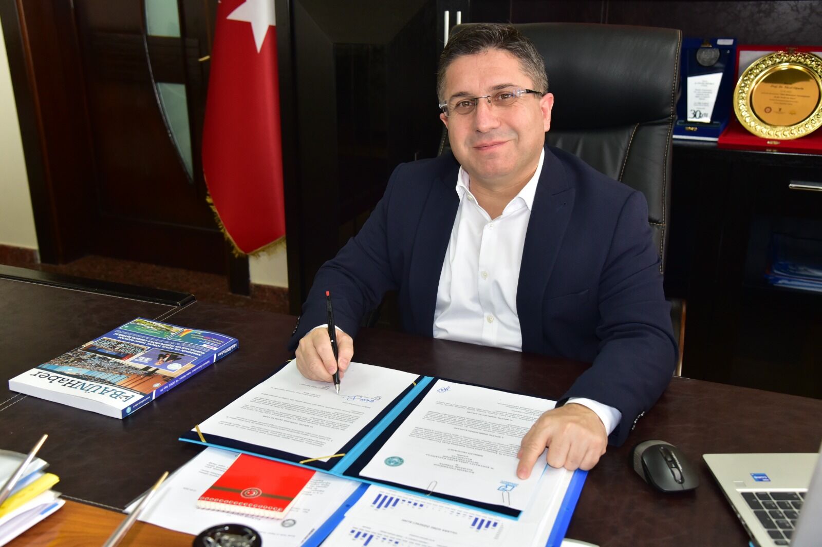 658786914 1384488693708318 2837679794096408410 N