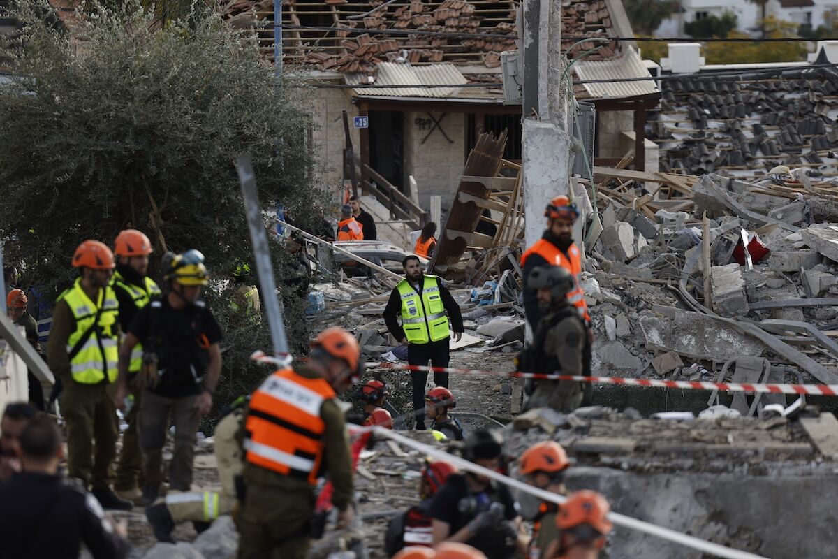 A A 20260301 40703627 40703611 I R A N I N I S R A I L E D U Z E N L E D I G I F U Z E S A L D I R I S I N D A 8 K I S I O L D U