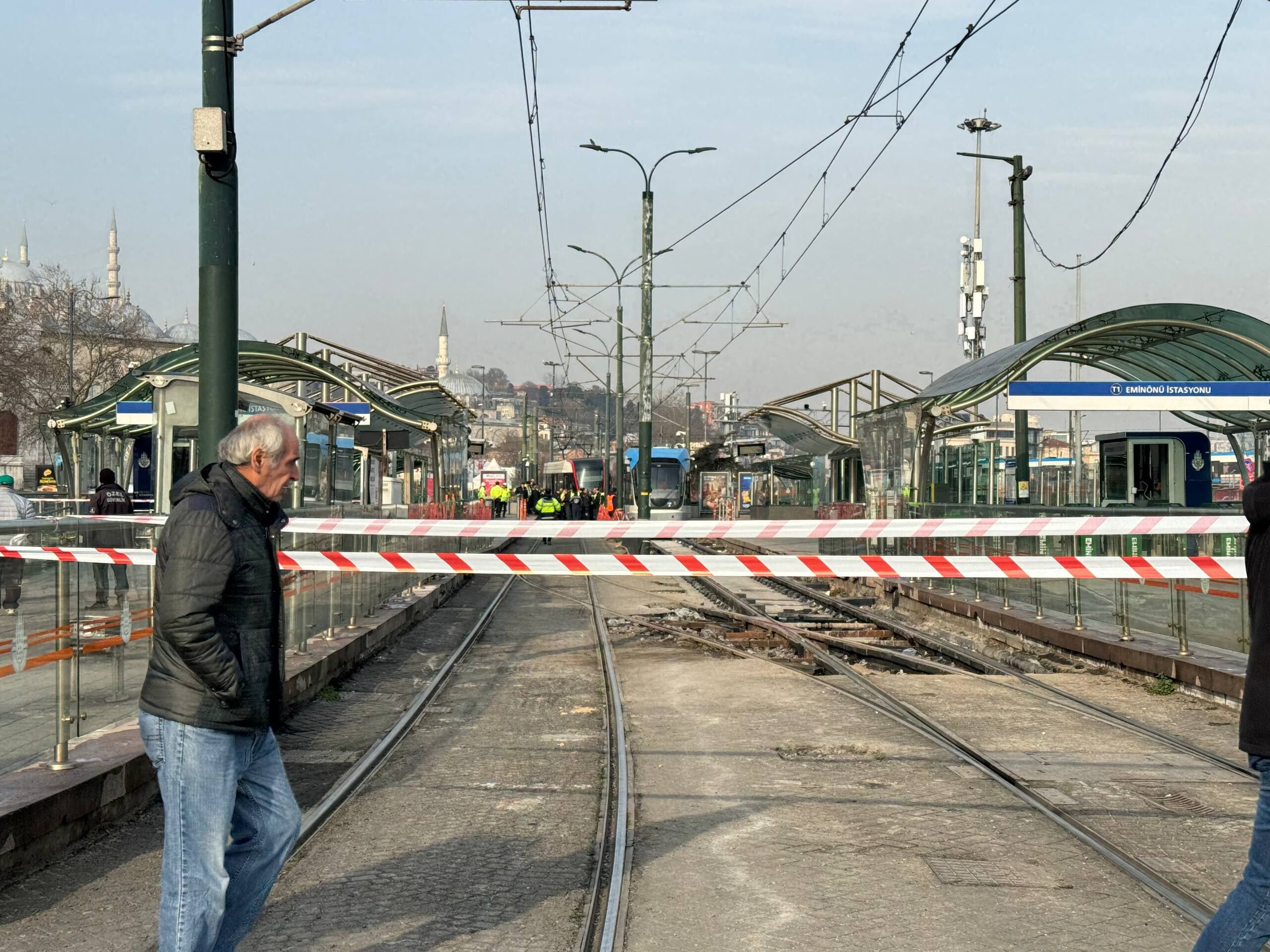 A A 20260303 40716589 40716588 F A T I H T E R A Y D A N C I K A N T R A M V A Y K A R S I Y O N D E N G E L E N T R A M V A Y A C A R P T I