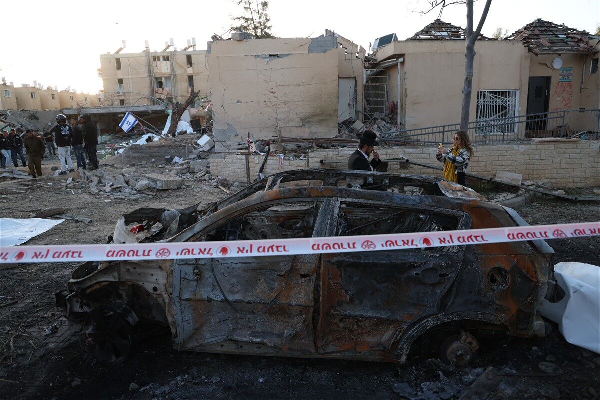 Aa 20260322 40901173 40901163 Iran Misillemesinde Vurulan Israilin Guneyindeki Dimona Kentinde Olusan Yikim Goruntulendi (Custom)