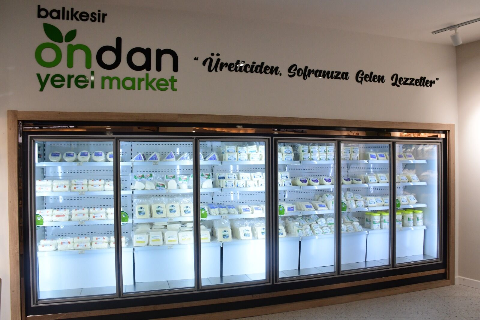 B357F023 185F 4E13 8F6B 2Aeb2B9Eacd5