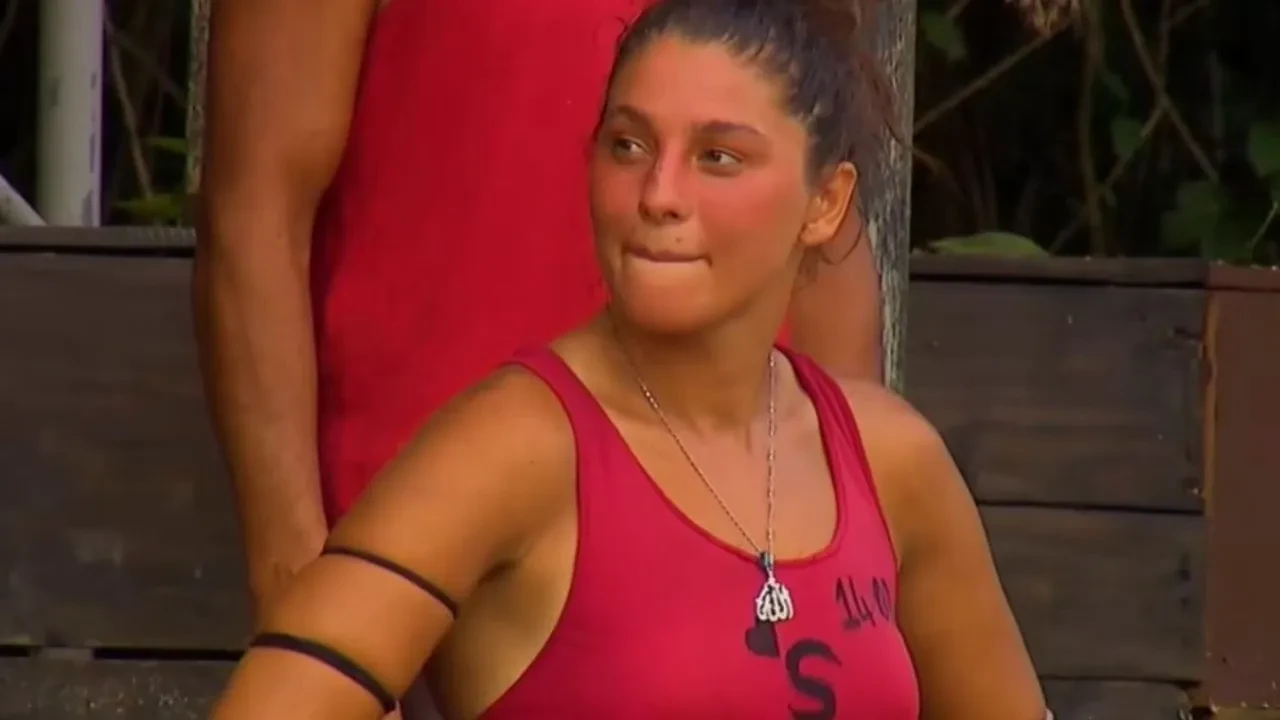 Nisanur Ve Serenay Kavgasi