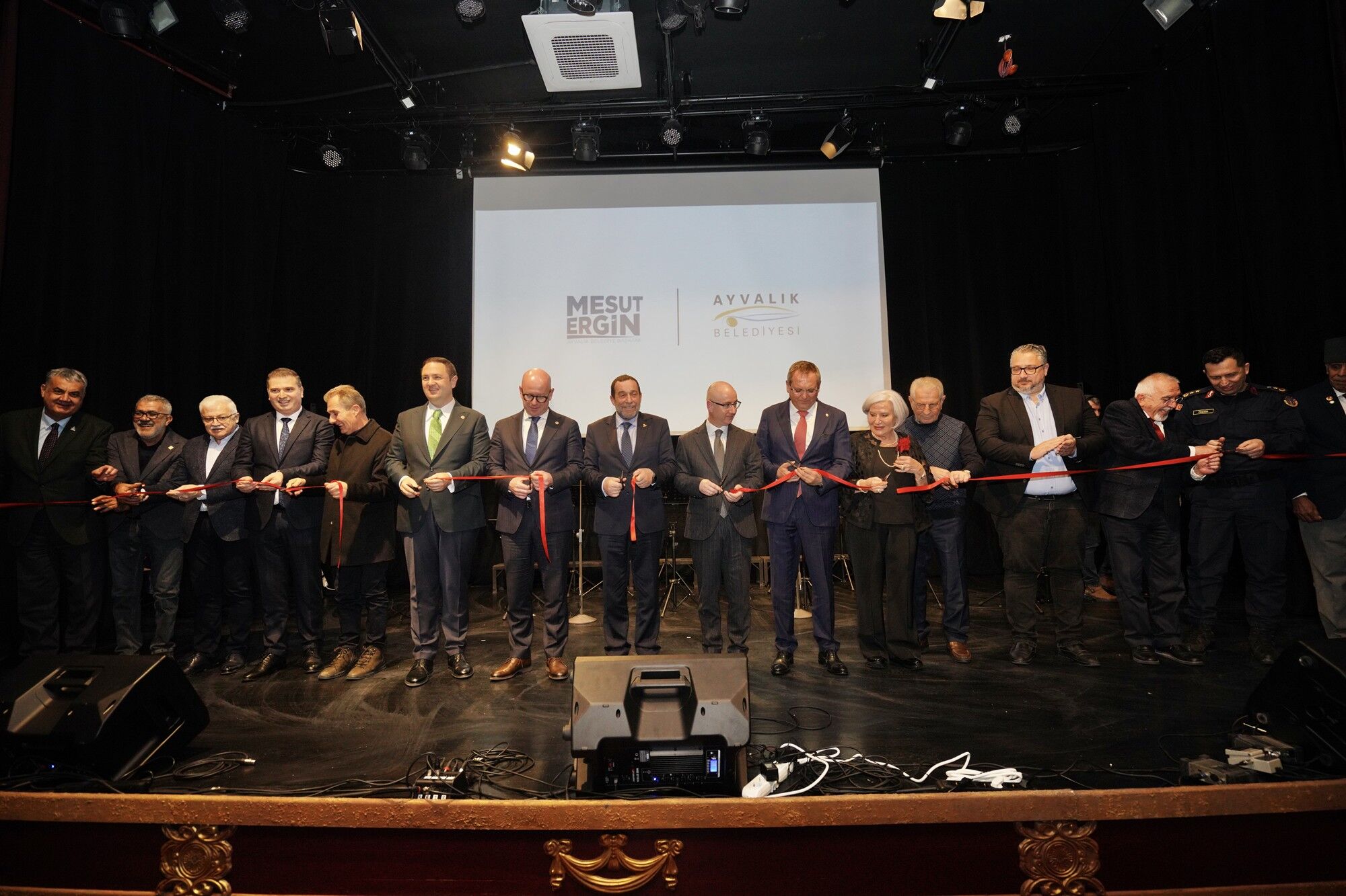 Rauf Denktaş Kültür Merkezi Perdelerini Açtı (6)