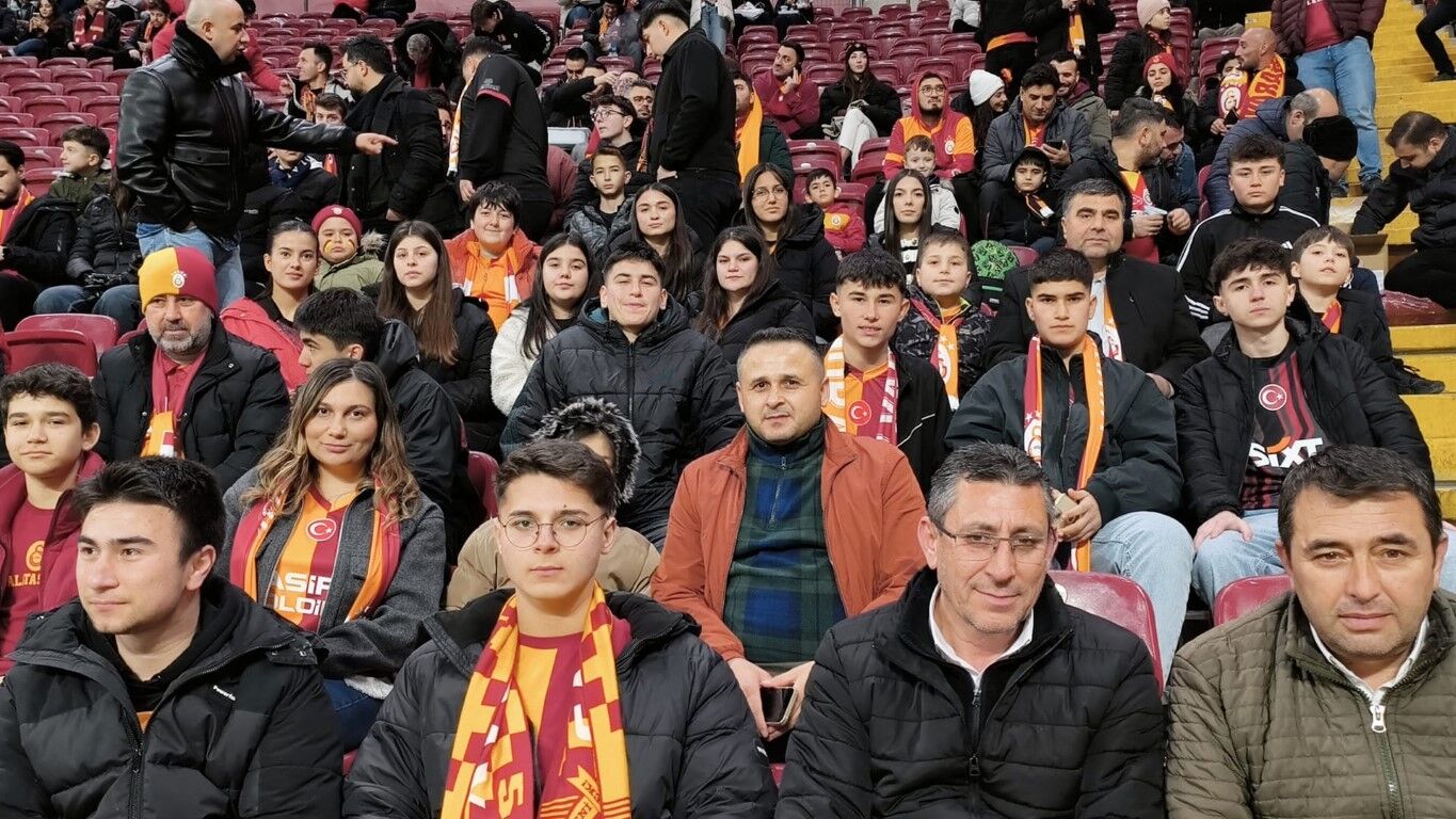 Sindirgili Depremzede Genclere Baskan Akindan Destek 11 Medium