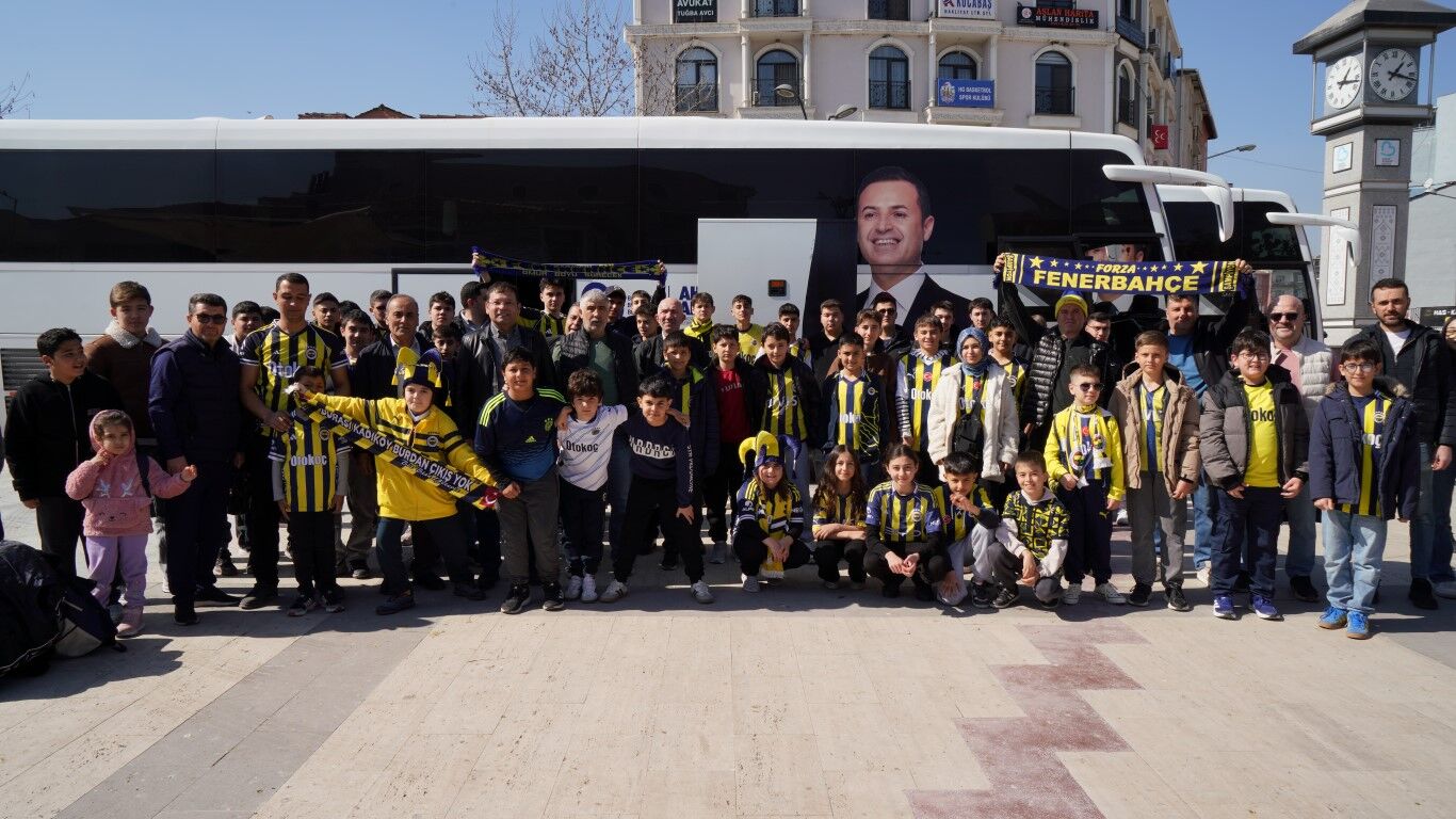 Sindirgili Depremzede Genclere Baskan Akindan Destek 4 Medium