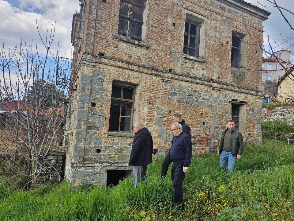 658880103 18064273379677787 1775750022500606401 N