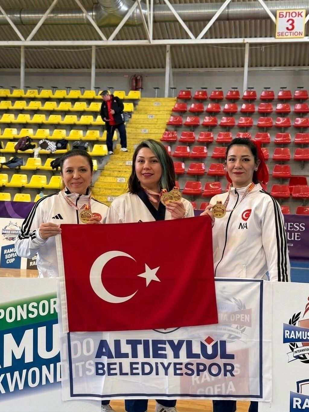 660285319 18459022642100863 1514010446268030985 N