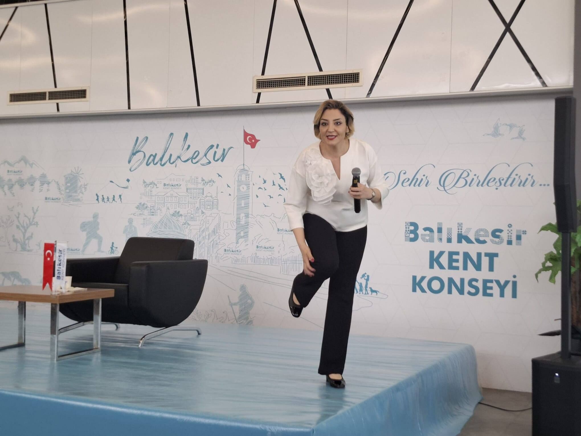 663289953 26824615697175383 5292813493596911273 N