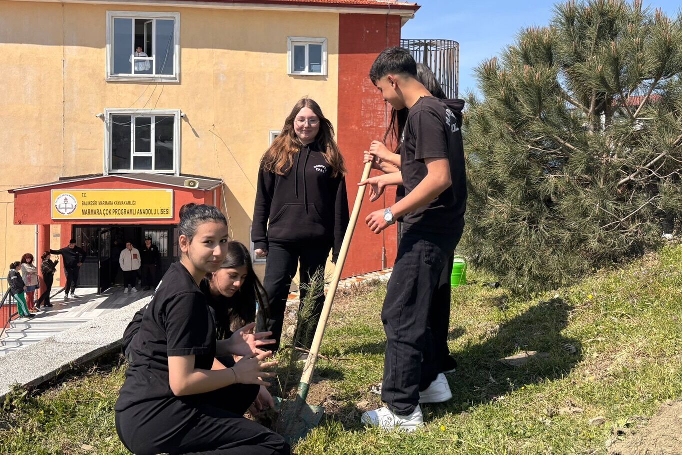 670985693 18346843120211244 1486141905542247660 N