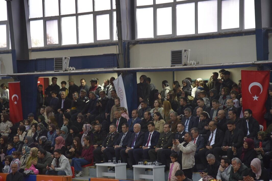 674482498 18530878369079512 6959012512680037816 N