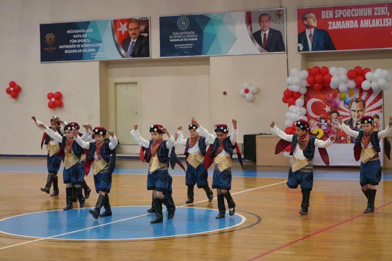 678341534 122242074392138429 2229160949817437412 N