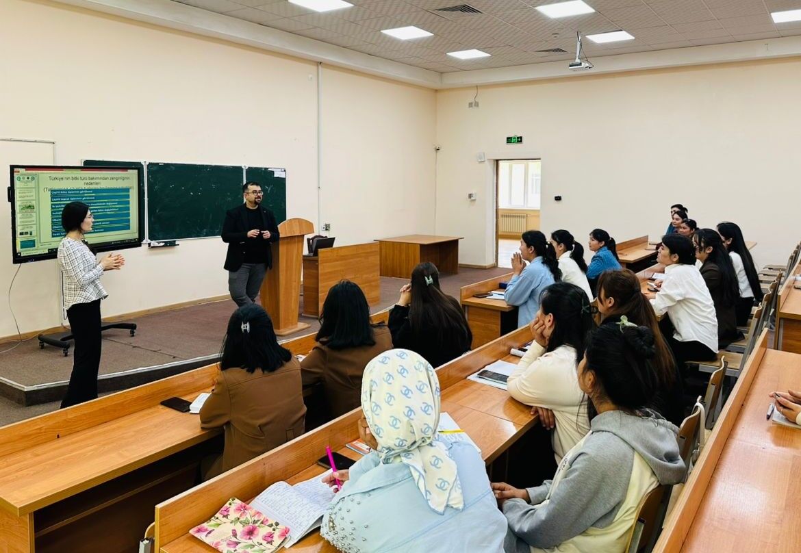 678692821 1404762468347607 4498585440062004655 N