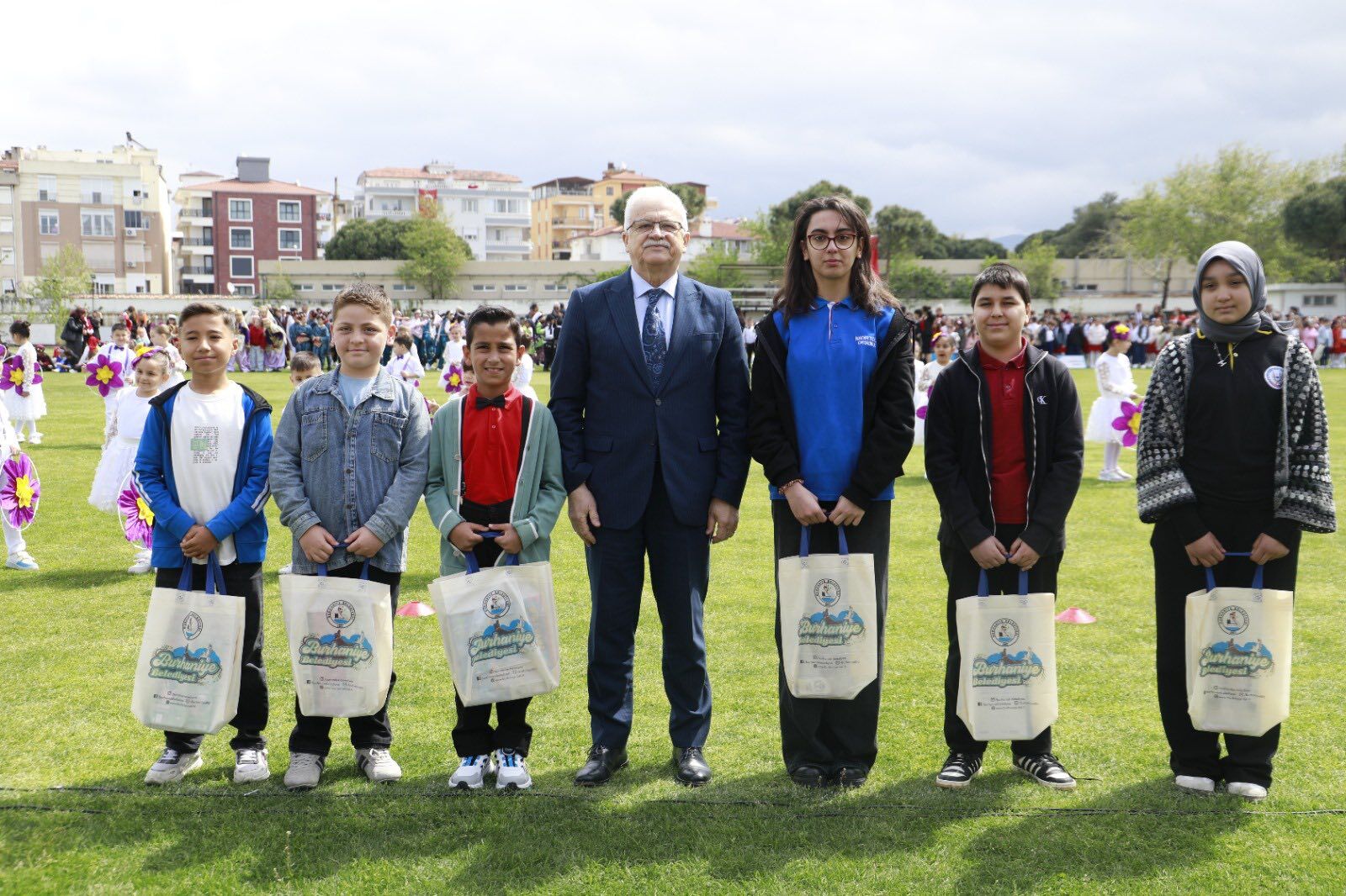 678918910 1434015438764820 4020796250669997170 N