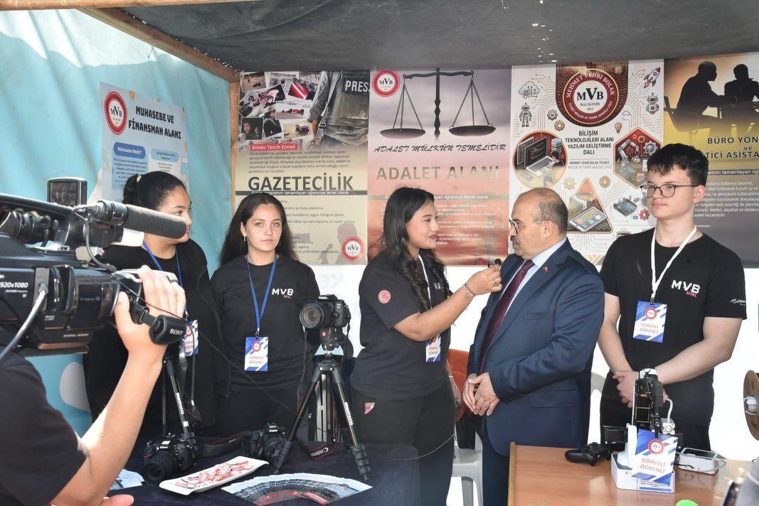 683554212 18067531925677787 4688801936260135495 N