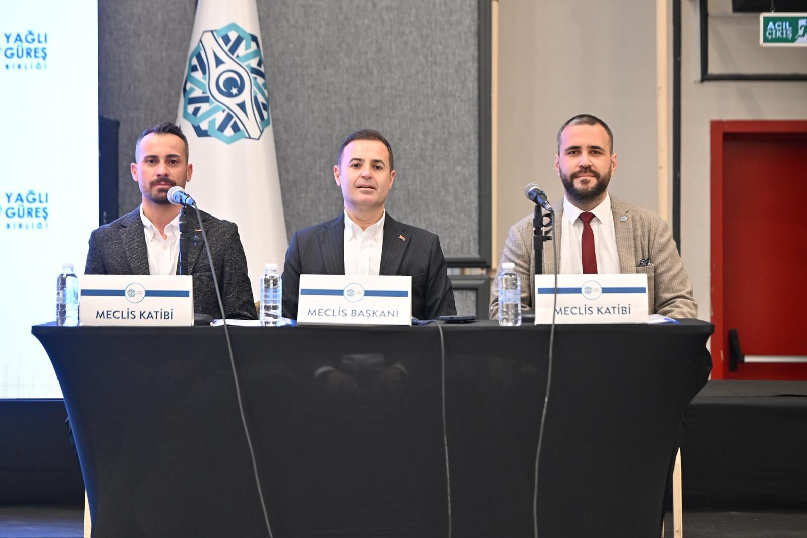 737C1F2E 123B 42D9 8898 97Da3Bdf25D3