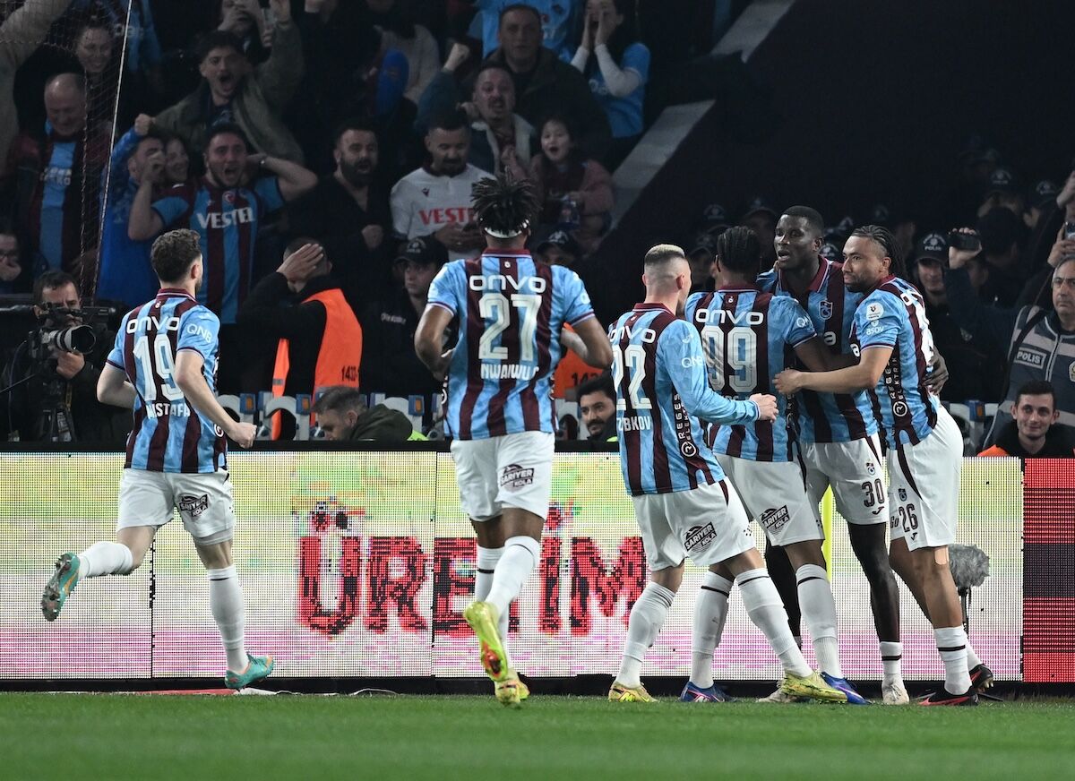 A A 20260404 41015085 41015082 T R A B Z O N S P O R G A L A T A S A R A Y