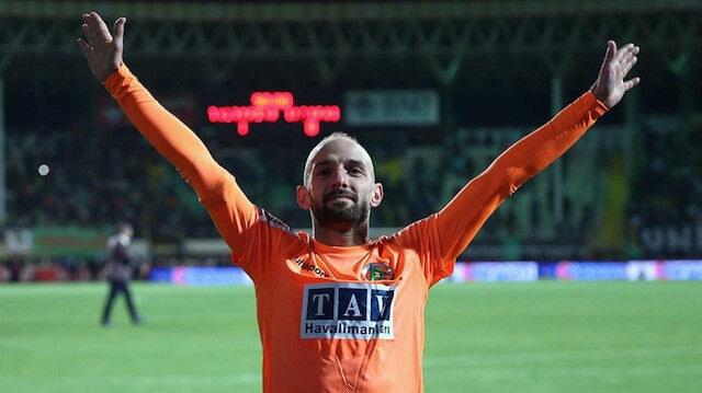 Efecan Karaca-1