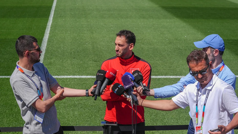 Hakan Calhanoglu 2