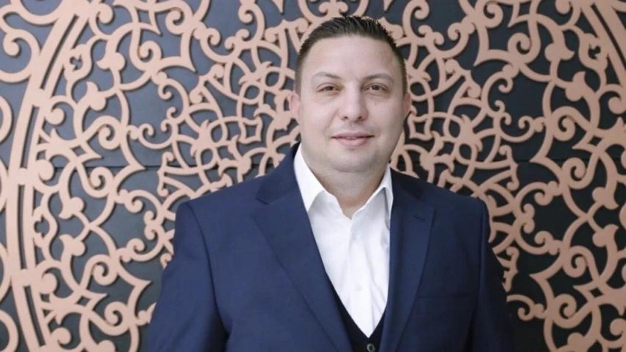 Deniz Karamercan Kimdir