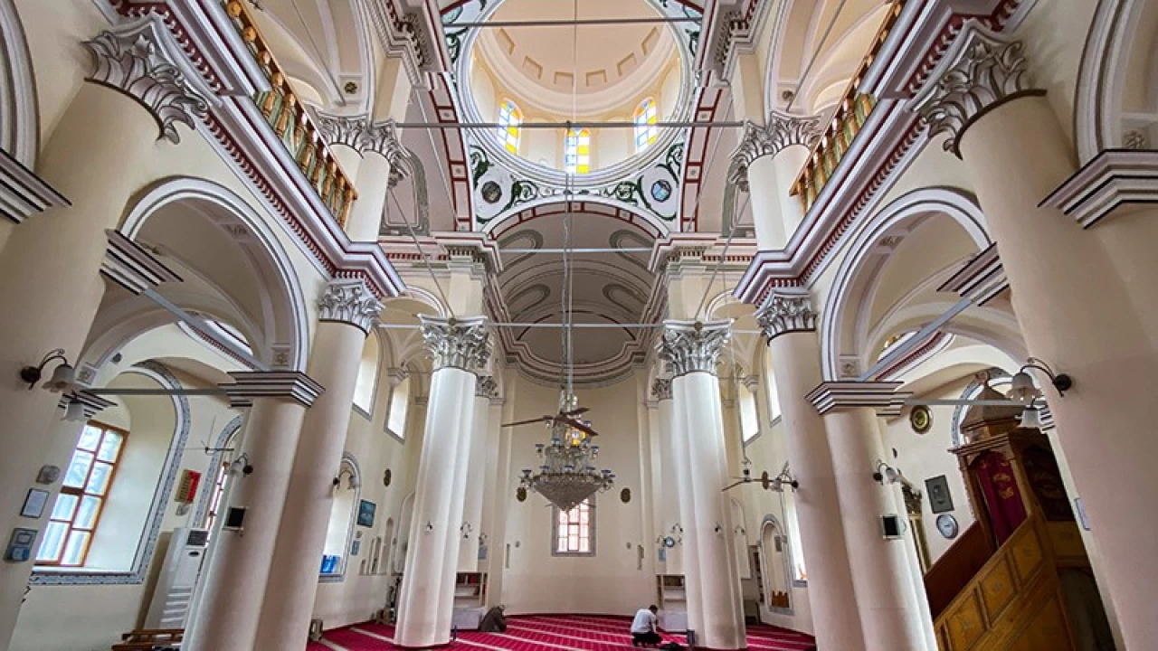 Saatli Camii