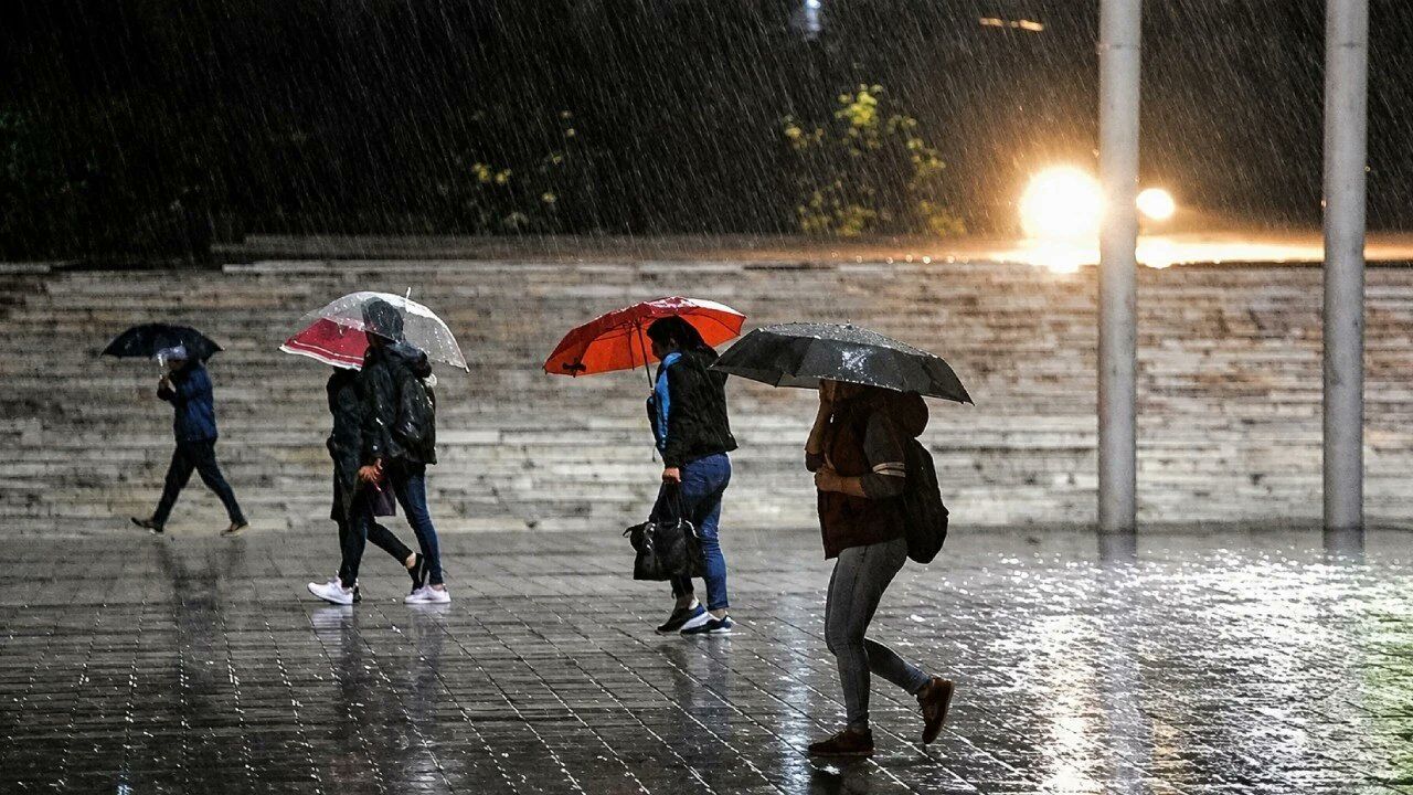 Ankara'da Kuvvetli Sağanak Alarmı! 18 Eylül Cuma Okullar Tatil Edildi mi?
