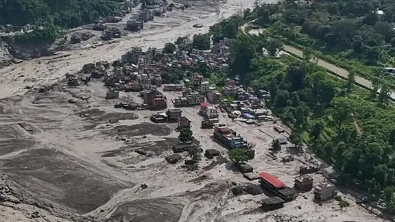 T25 Nepaldeki Sel Felaketinde 526