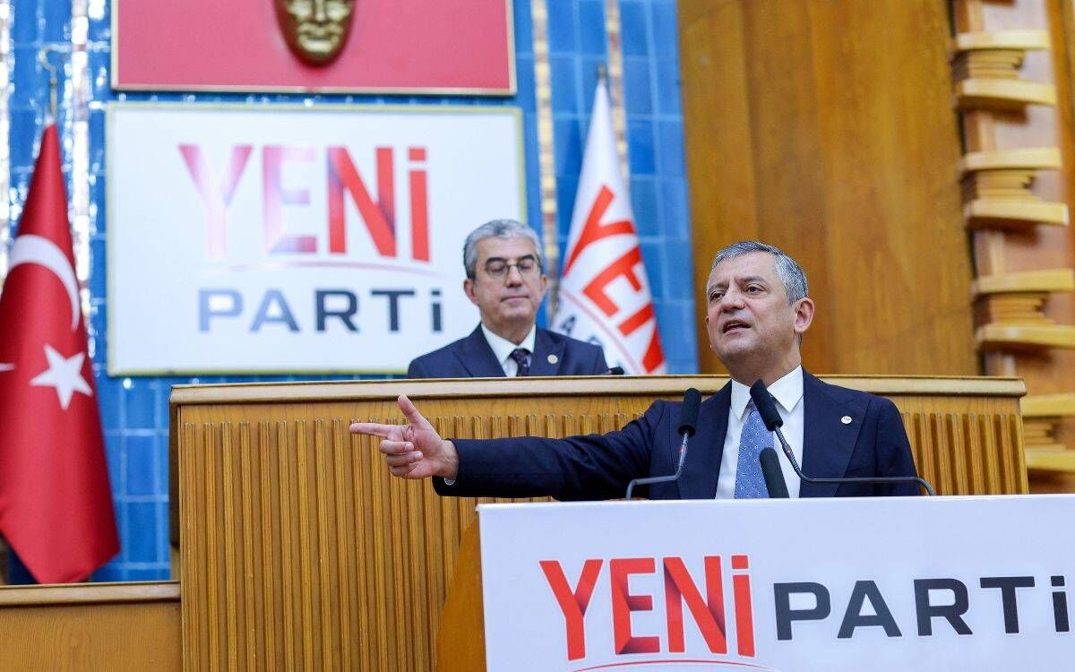 Yeni Parti Grup Toplantisi
