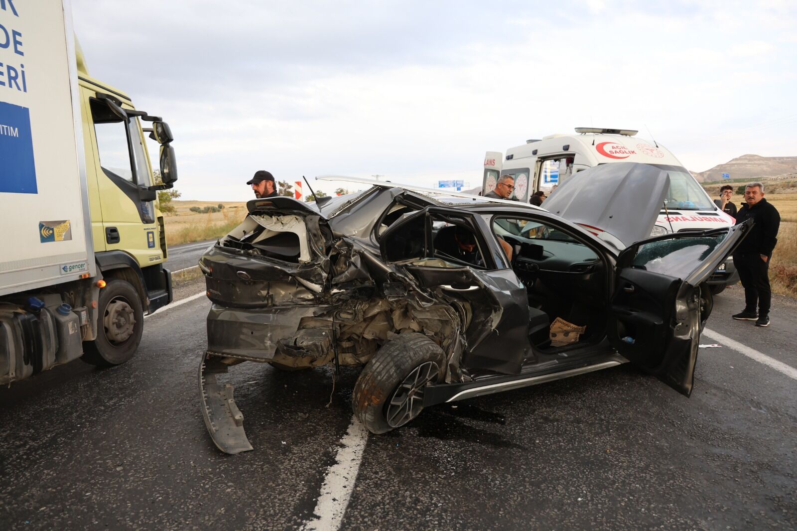 Nevşehir-Kayseri Yolunda Feci Kaza: Şarampole Devrilen Araçta 2'si Çocuk 6 Kişi Yaralandı!