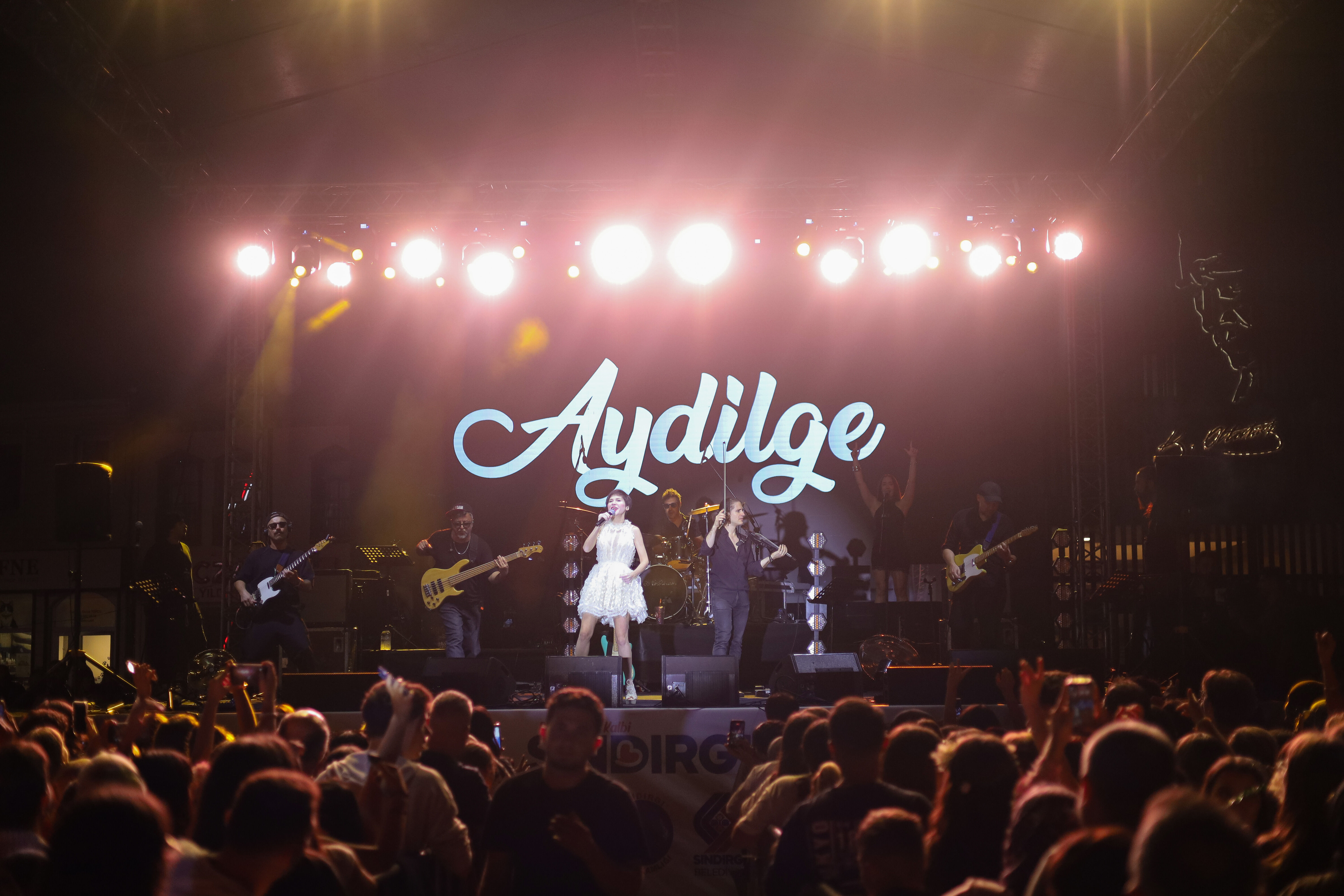 Aa 20260903 42372623 42372619 Sarkici Aydilge Balikesirde Sahne Aldi (1)