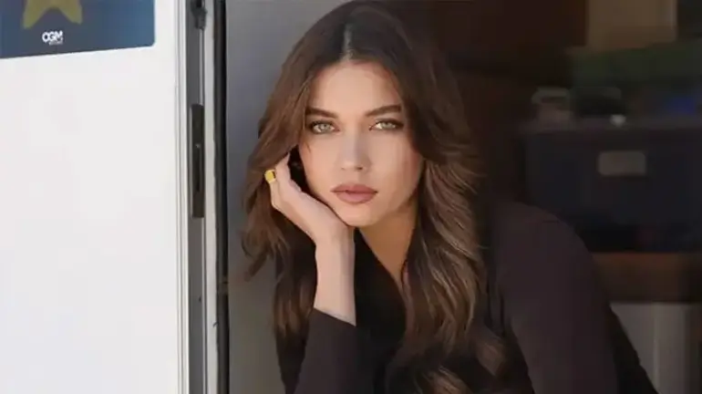 Afra Saraçoğlu-2