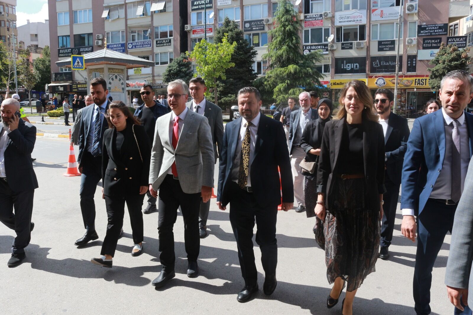 AK PARTİ BALIKESİR’DE SAHAYA İNİYOR: 20 İLÇEDE SEFERBERLİK