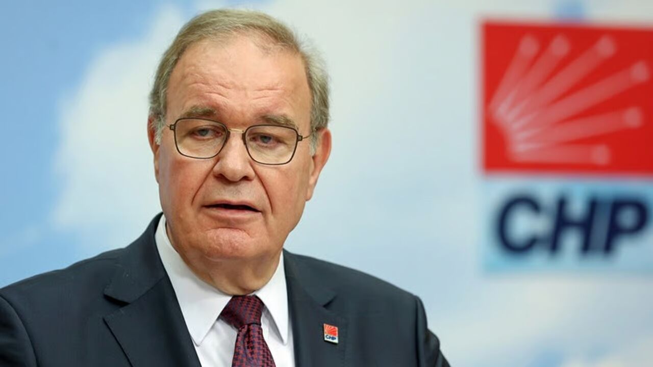 Son Dakika! Faik Öztrak İstifa Etti!