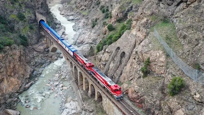 Turistik Karaelmas Ekspresi Yeniden Raylarda! Ankara-Zonguldak Seferleri Ne Zaman Başlıyor? İşte Rota ve Biletler!