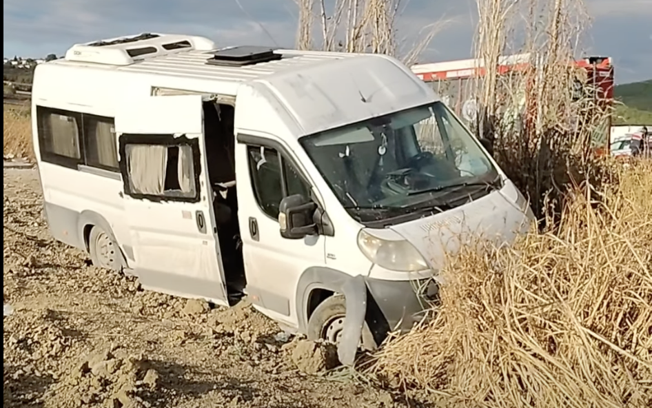 Son Dakika! Balıkesir-Savaştepe Yolunda İşçi Servisi Kaza Yaptı! 13 Yaralı