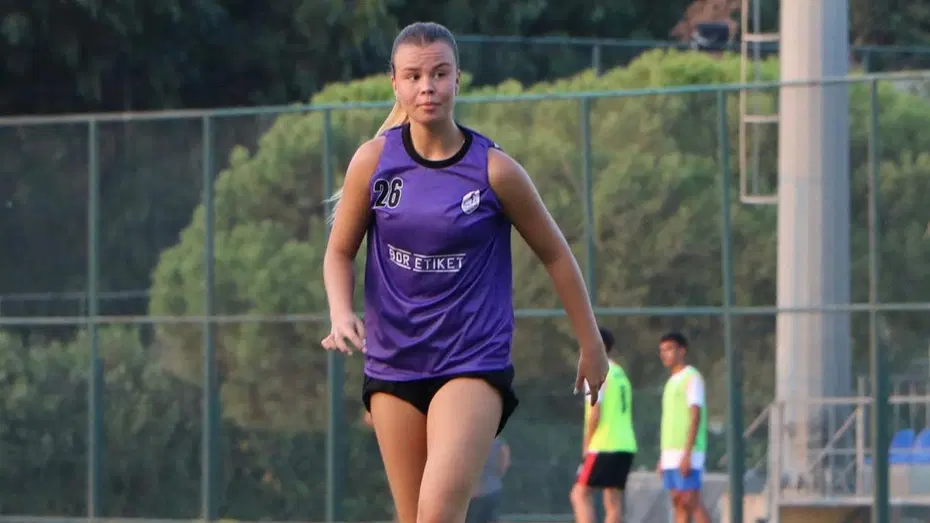 Zeynep Mestan Turgutluspor2