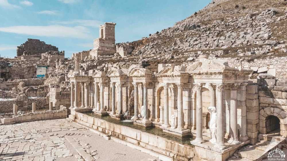 20241217112602076 Burdur Sagalassos Antik Kenti Antoninler Cesmes (1) Kopya