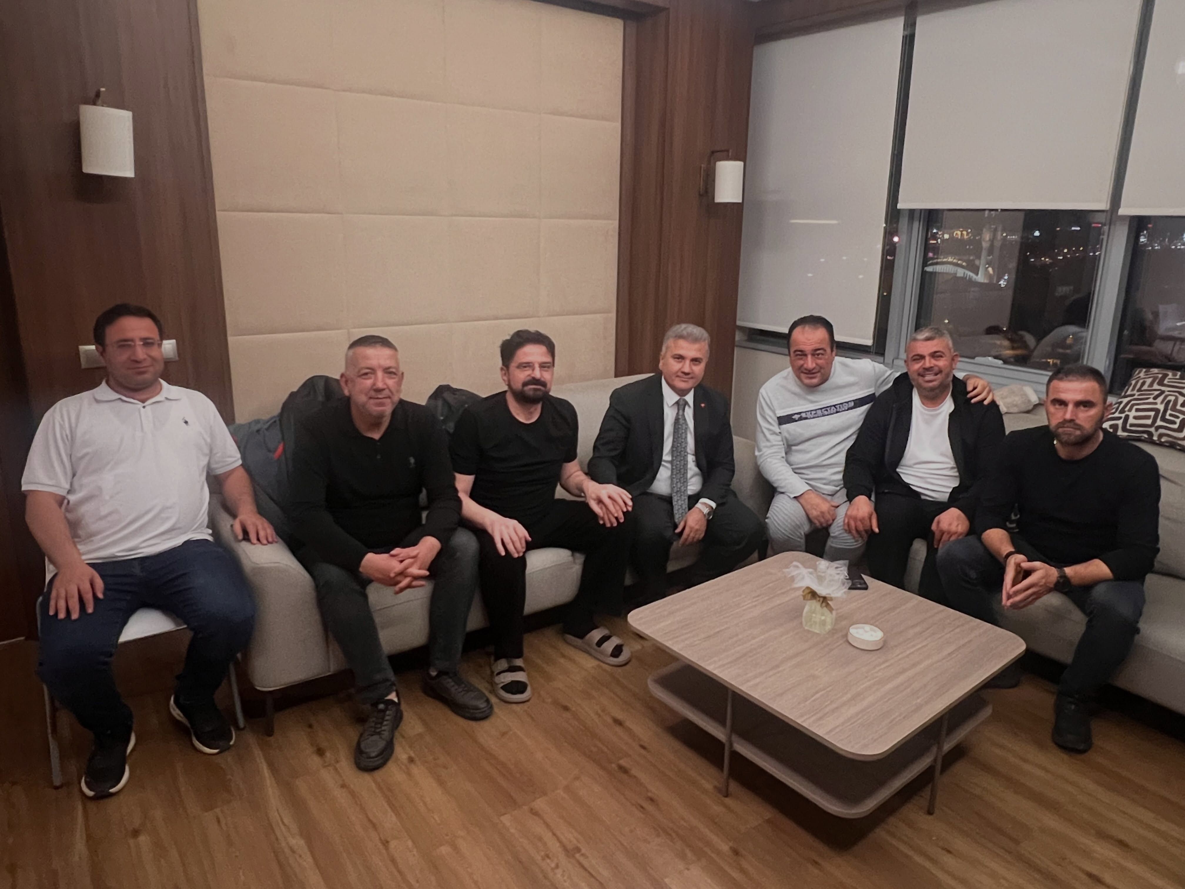 Balıkesir'in Sevilen Doktoru Prof. Dr. Eyüp Avcı Hastanede! Milletvekili Canbey'den Geçmiş Olsun Ziyareti