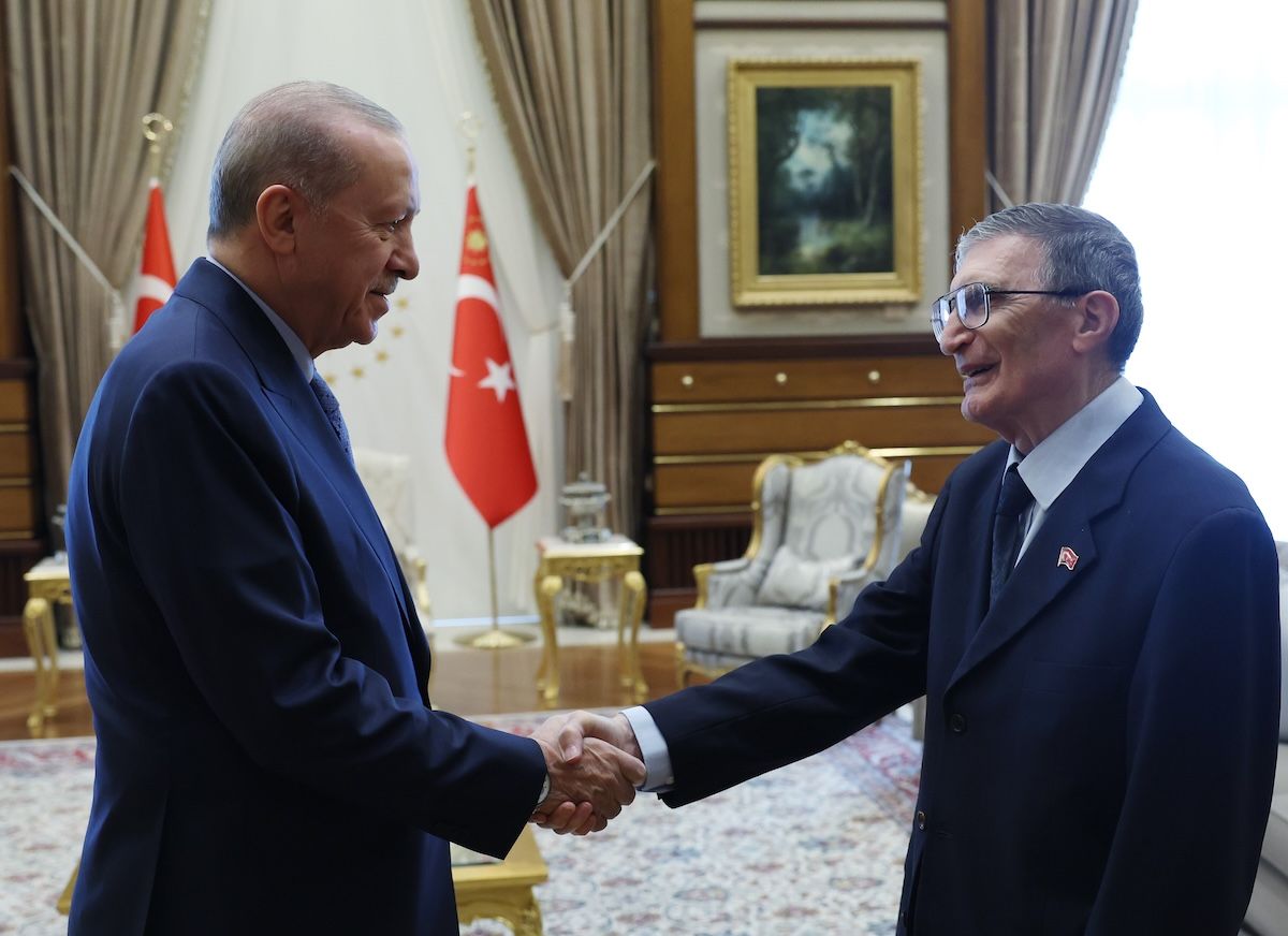 Cumhurbaşkanı Erdoğan, Nobel Ödüllü Aziz Sancar'ı Külliye'de Kabul Etti!