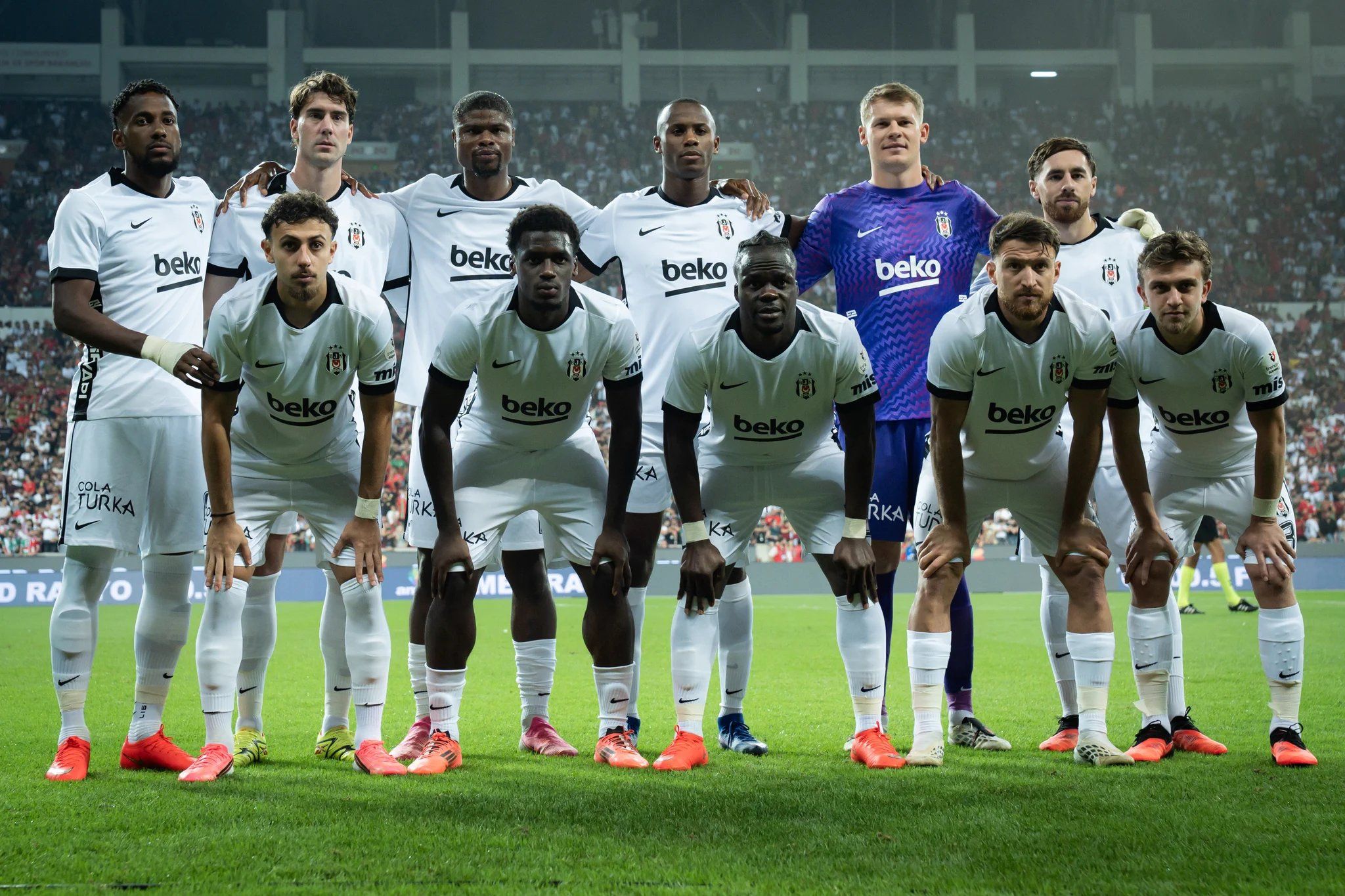 Beşiktaş'ın Trabzonspor Maçı Kamp Kadrosu Açıklandı! Beşiktaş'ta İki Önemli Eksik!