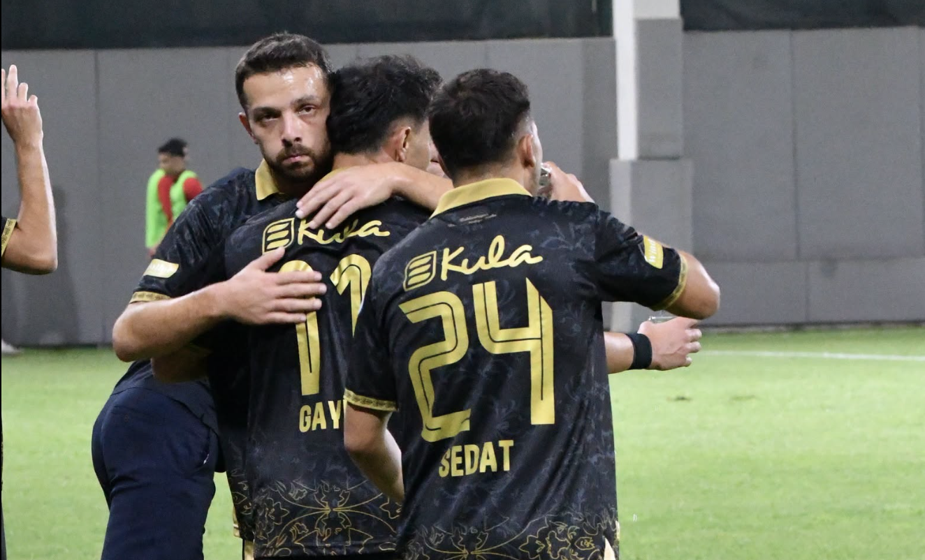Balıkesirspor Soma'da Şov Yaptı! 1922 Akşehirspor'u 3-1 Mağlup Etti