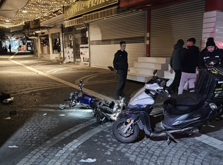 Son Dakika! Balıkesir'de Korkutan Kaza: Hisariçi Mahallesi'nde İki Motosiklet Çarpıştı, 1 Yaralı Var!