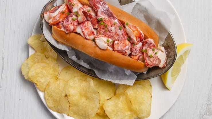 Maine Style Lobster Roll