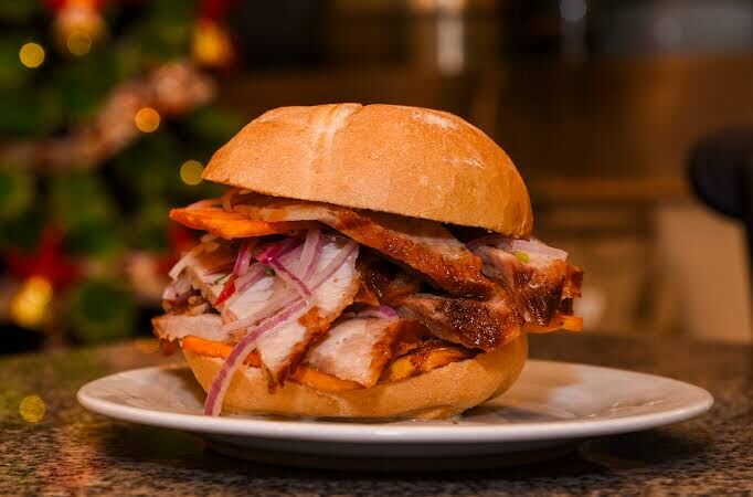 Pan Con Chicharrón