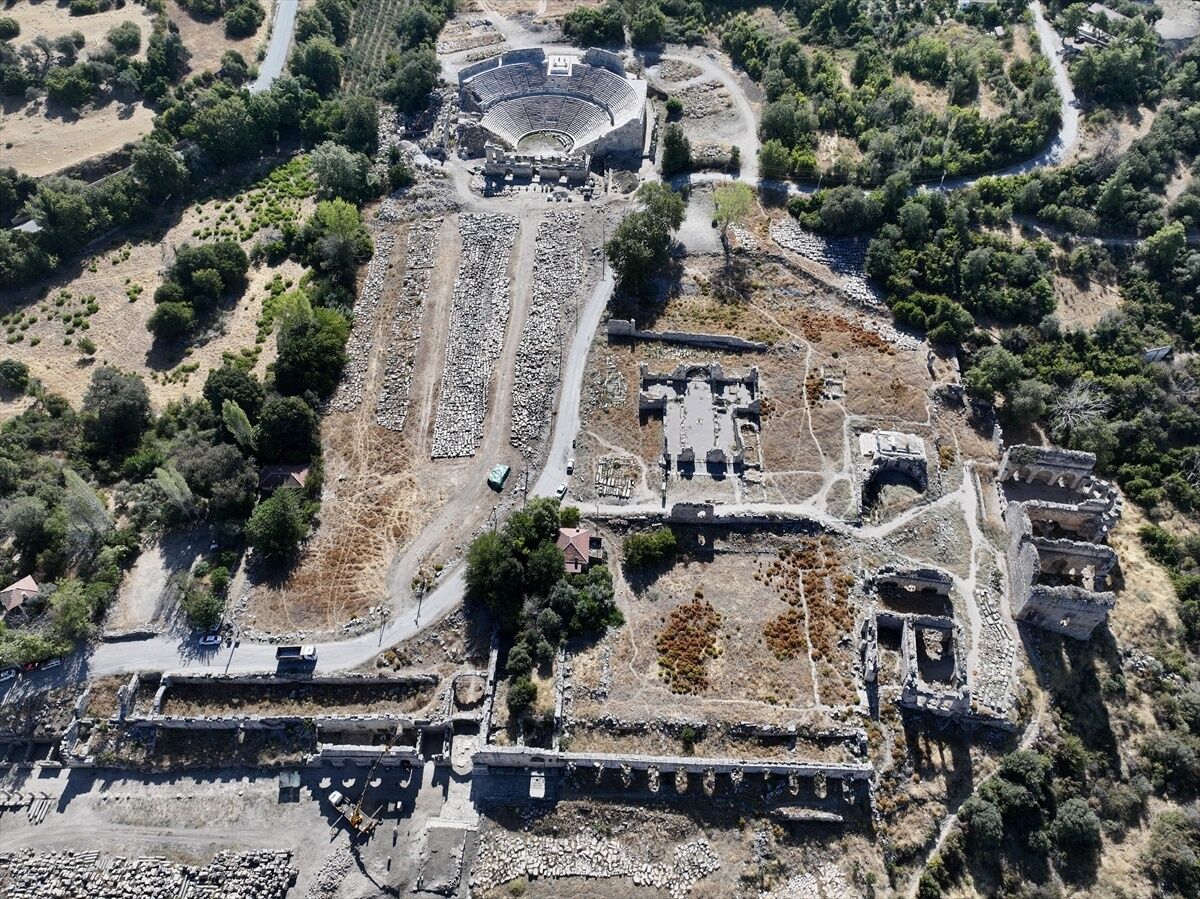 Tlos Antik Kenti Nde Stadyum Ile Cevresindeki 5 19043784 Amp