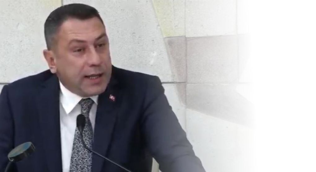 Yasin Sağay’dan Ahmet Akın yönetimine çifte eleştiri: Park harcamaları ve işten çıkarmalar
