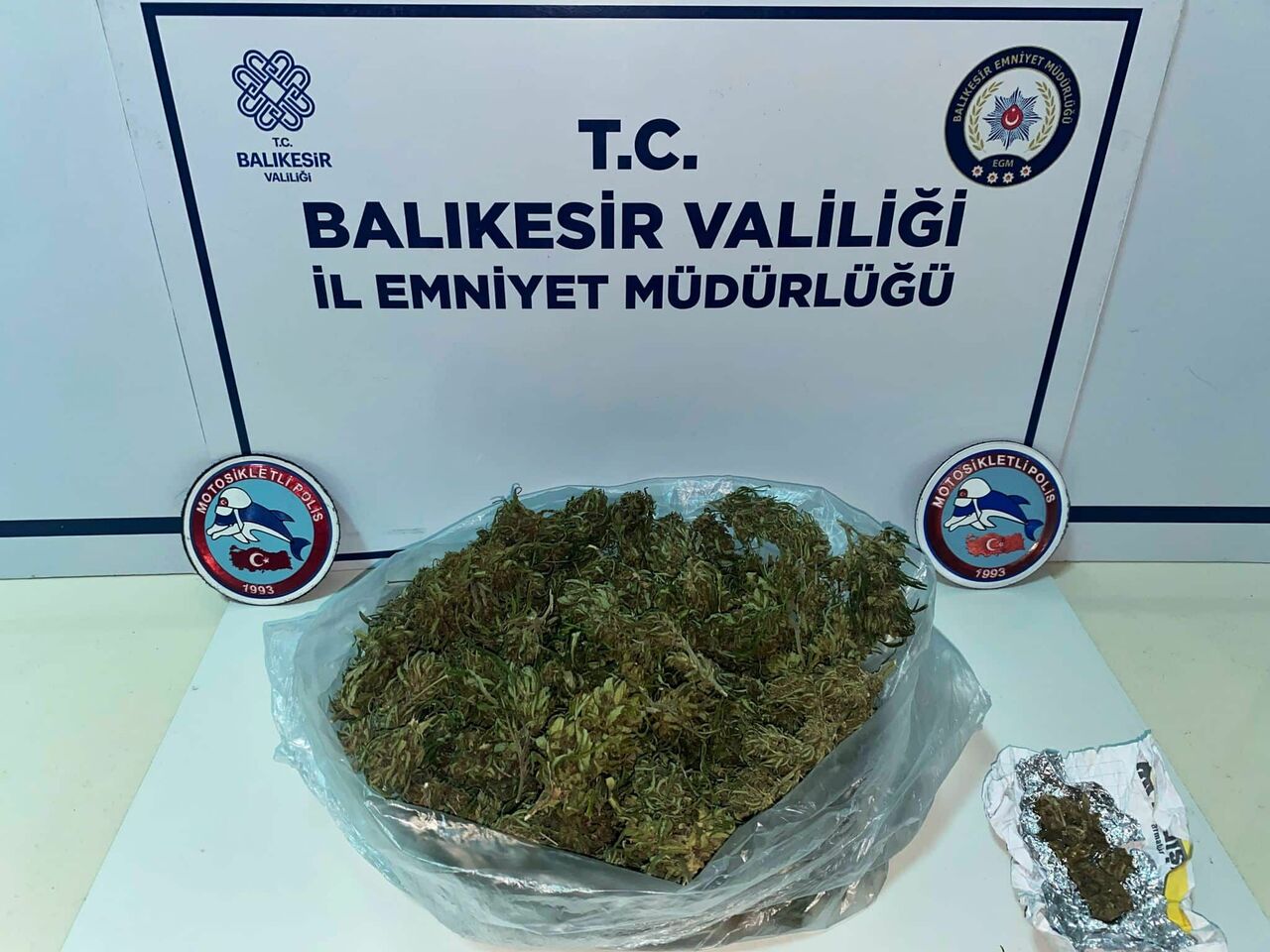 Bandırma'da uyuşturucu şüphelisi 4 kişi yakalandı</p>
<p>