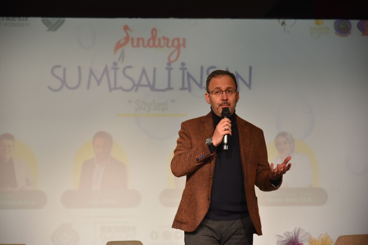 Sındırgı'da 'Su Misali İnsan' söyleşisi yapıldı