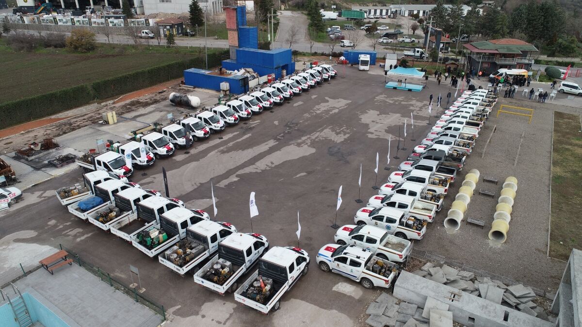 Balıkesir Büyükşehir Belediyesi, çevre ve toplum sağlığını ön planda tutarak Bandırma başta olmak üzere 20 ilçede etkili haşere kontrolü sağlamak amacıyla kapsamlı mücadelesini sürdürüyor.